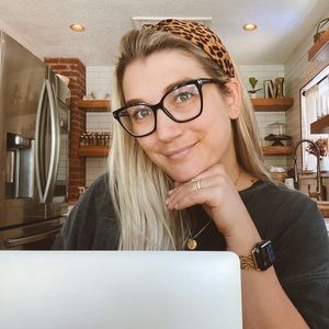 Meet your Posher, Courtney